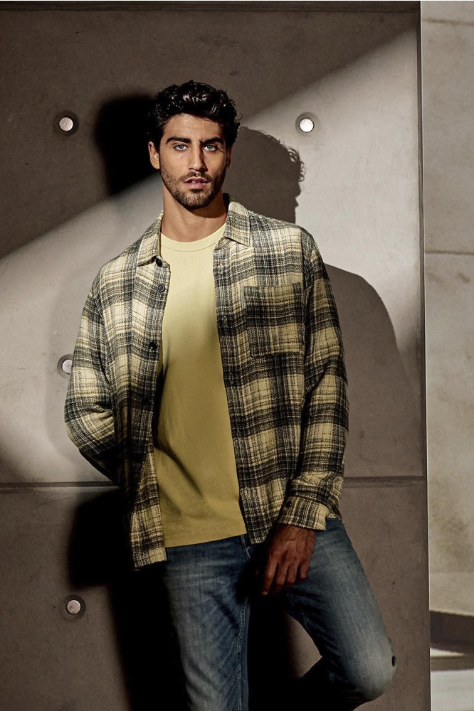 Cast Iron groene heren overhemd | Sfeerbeeld, In situatie