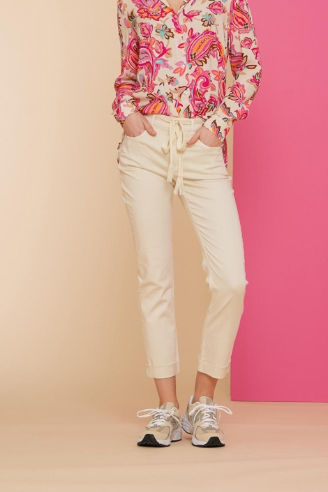 Geisha ecru dames jeans | Model vooraanzicht