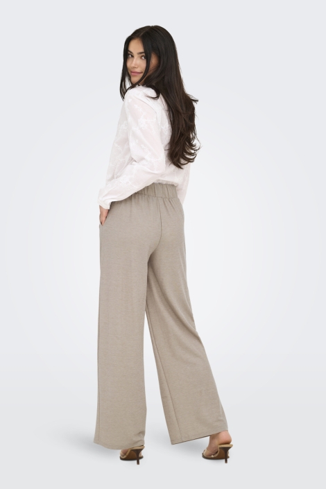 Jacqueline de Yong beige dames broek | Model achteraanzicht