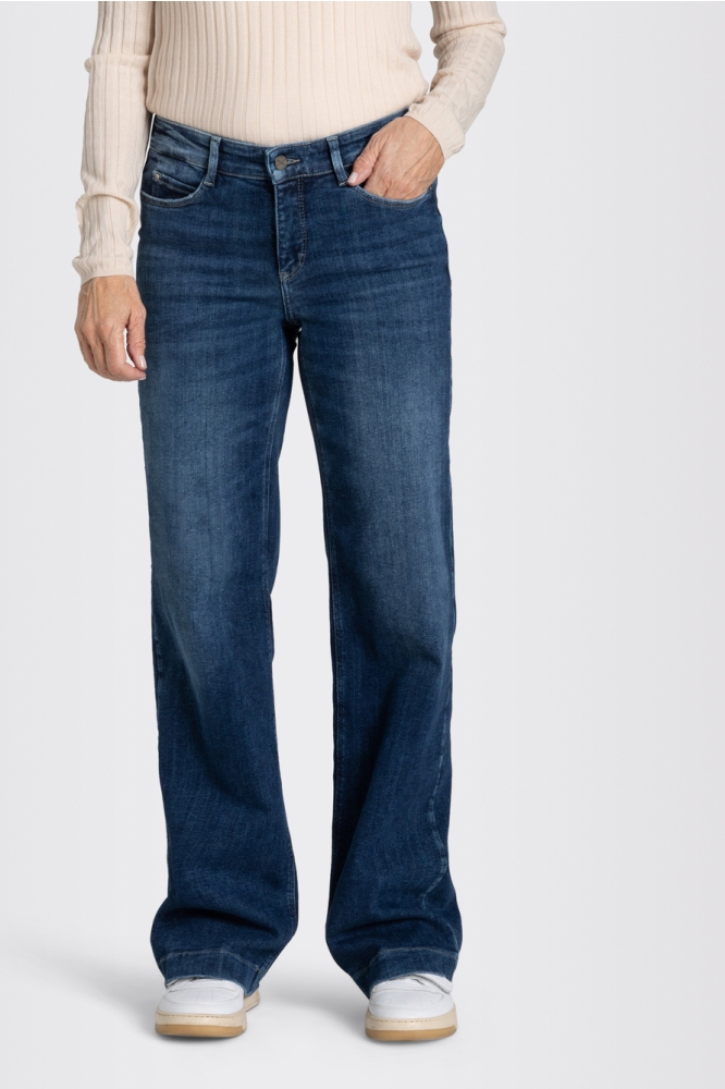 Mac blauwe dames jeans | Model vooraanzicht