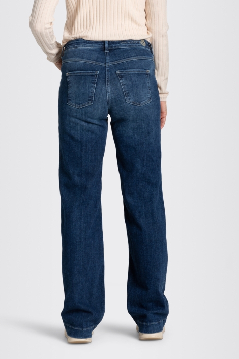 Mac blauwe dames jeans | Model achteraanzicht
