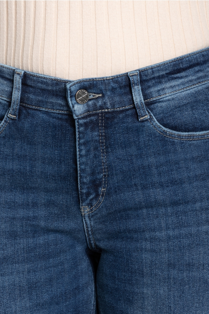 Mac blauwe dames jeans | Close up