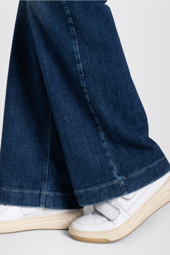 Mac blauwe dames jeans | Close up