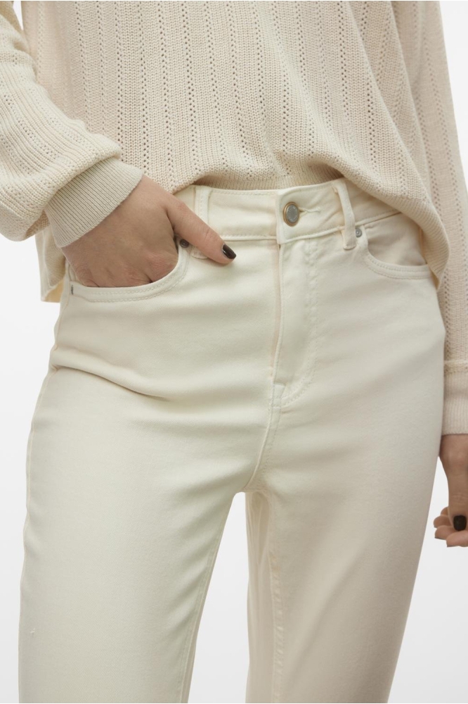 Vero Moda ecru dames jeans | Close up