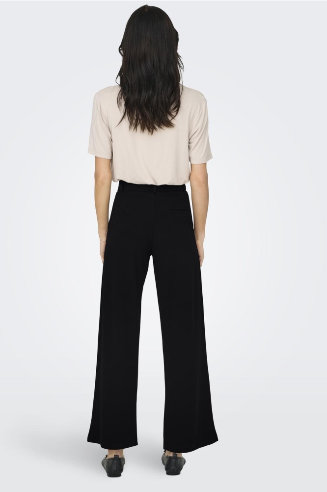 Jacqueline de Yong zwarte dames broek | Model achteraanzicht