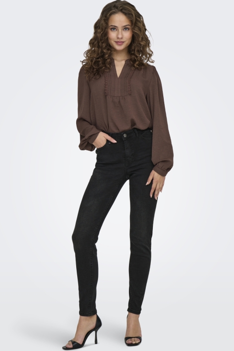 Jacqueline de Yong zwarte dames jeans | Model