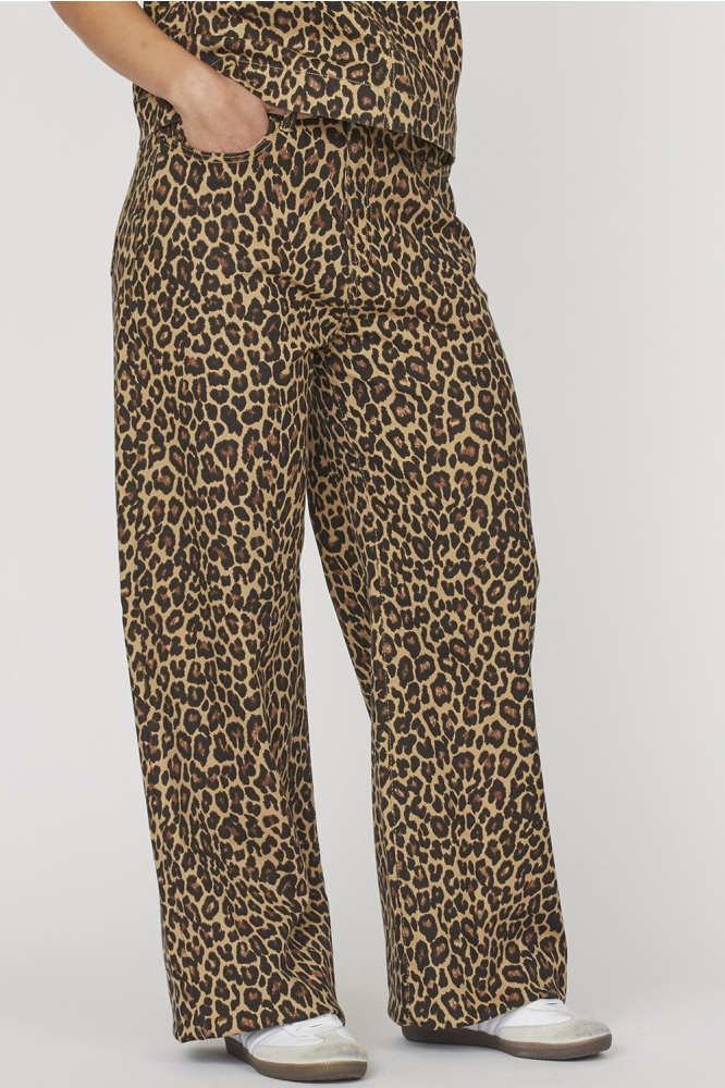 SisterS point camel dames jeans | Model vooraanzicht