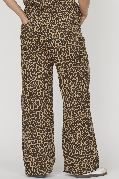 SisterS point camel dames jeans | Model achteraanzicht