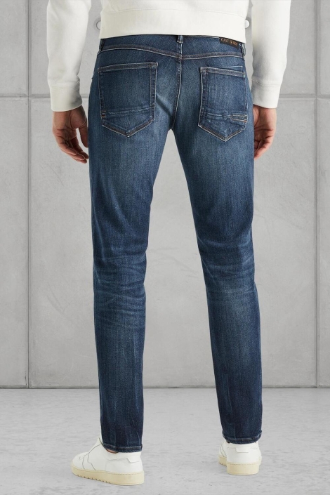 Cast Iron blauwe heren jeans | Model achteraanzicht