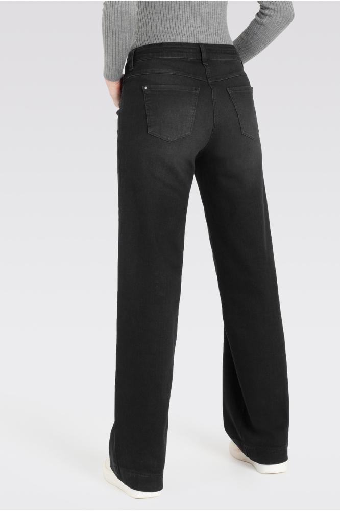 Mac zwarte dames jeans | Model achteraanzicht