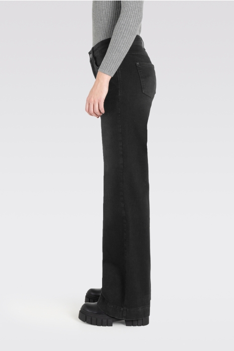 Mac zwarte dames jeans | Model zijaanzicht