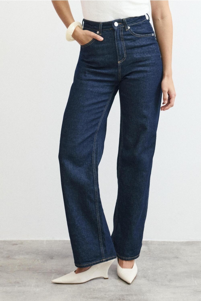 Vero Moda blauwe dames jeans | Model vooraanzicht