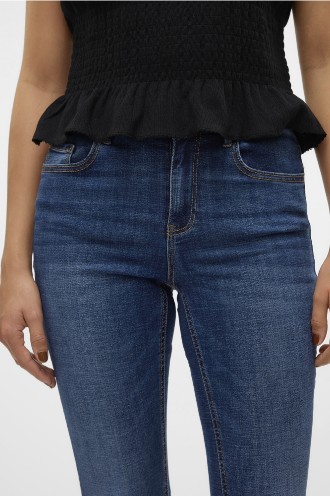 Vero Moda blauwe dames jeans | Close up