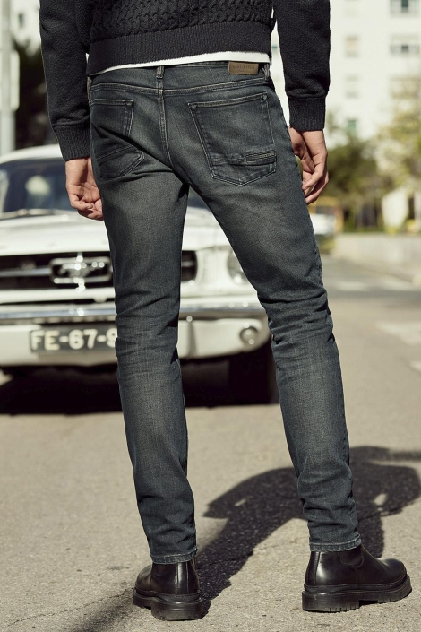 Cast Iron blauwe heren jeans | Sfeerbeeld, In situatie