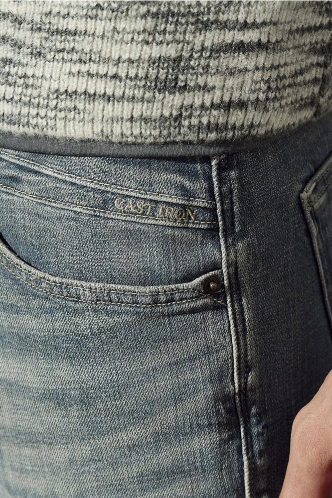 Cast Iron blauwe heren jeans | Sfeerbeeld, In situatie