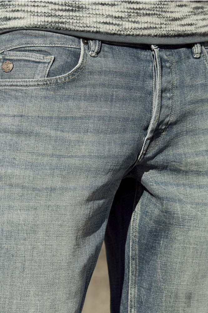 Cast Iron blauwe heren jeans | Sfeerbeeld, In situatie