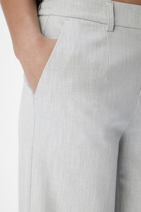 Object grijze dames broek | Close up