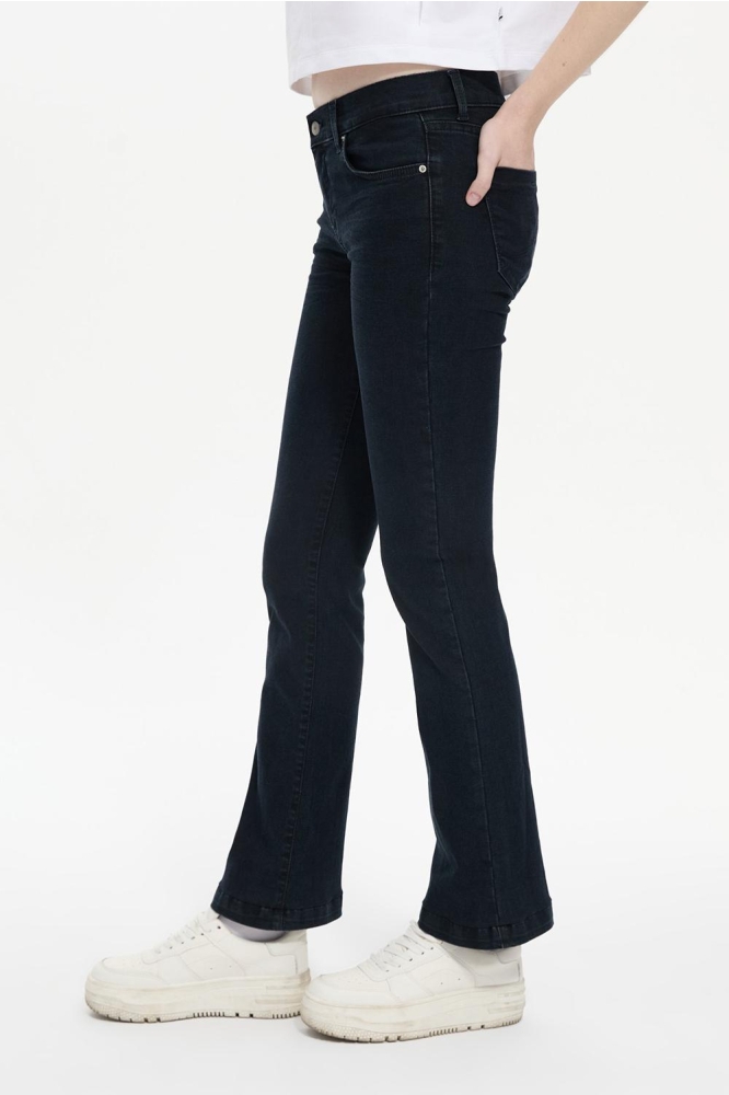 LTB blauwe dames jeans | Model zijaanzicht