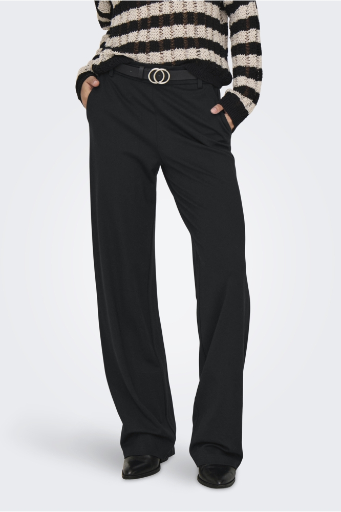 Only zwarte dames broek | Model vooraanzicht