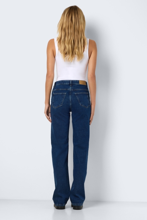 Noisy may blauwe dames jeans | Model achteraanzicht