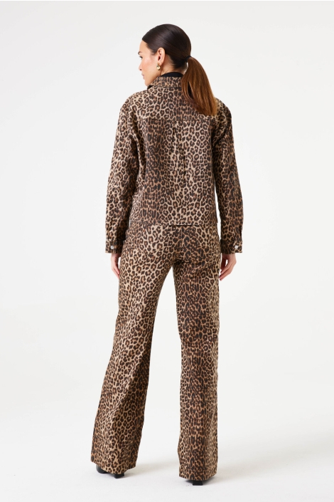 Garcia bruine dames jeans | Model achteraanzicht