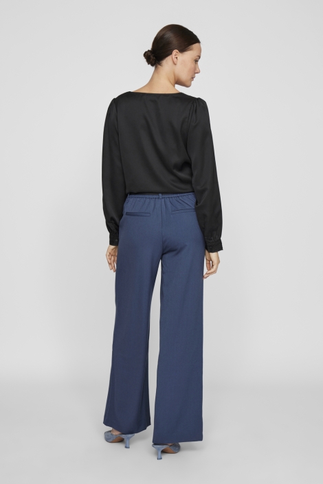 Vila blauwe dames broek | Model achteraanzicht