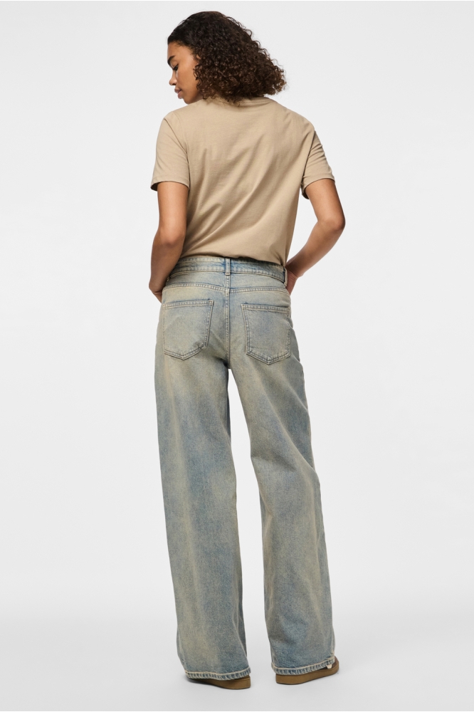 Pieces blauwe dames jeans | Model