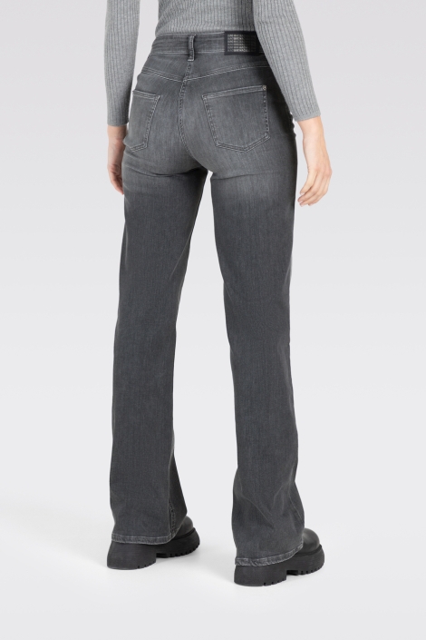 Mac grijze dames jeans | Model achteraanzicht