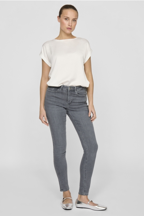 Vila grijze dames jeans | Model