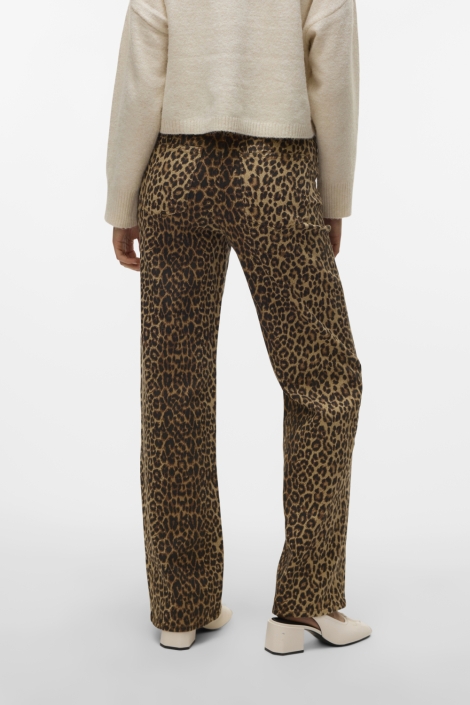 Vero Moda camel dames jeans | Model achteraanzicht