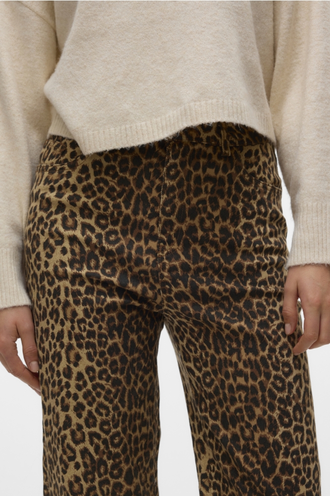 Vero Moda camel dames jeans | Close up