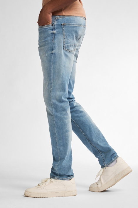 Petrol Industries blauwe heren jeans | Model zijaanzicht