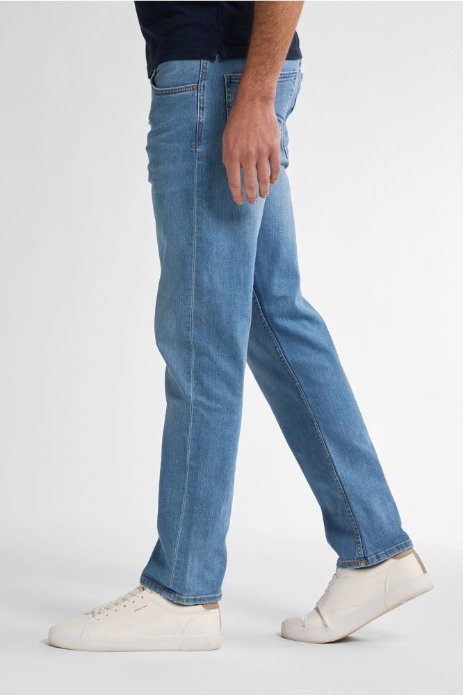 Petrol Industries blauwe heren jeans | Model zijaanzicht