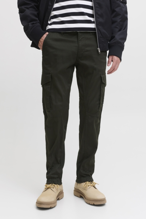 Jack & Jones groene heren broek | Model vooraanzicht