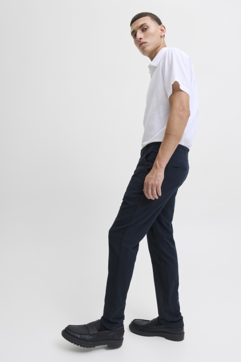 Jack & Jones blauwe heren broek | Model zijaanzicht