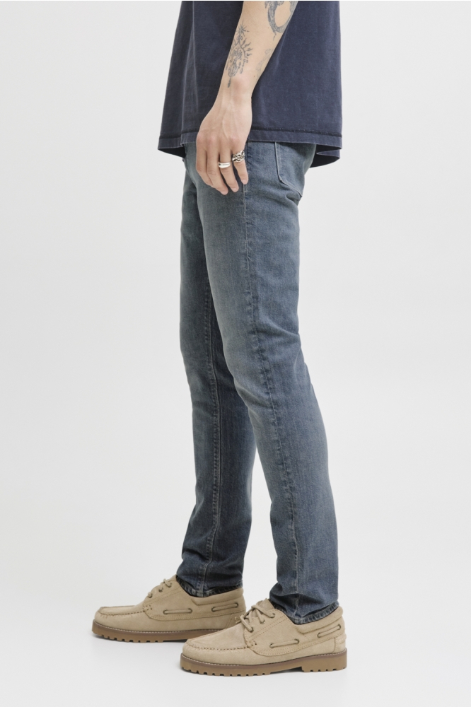 Jack & Jones grijze heren jeans | Model zijaanzicht