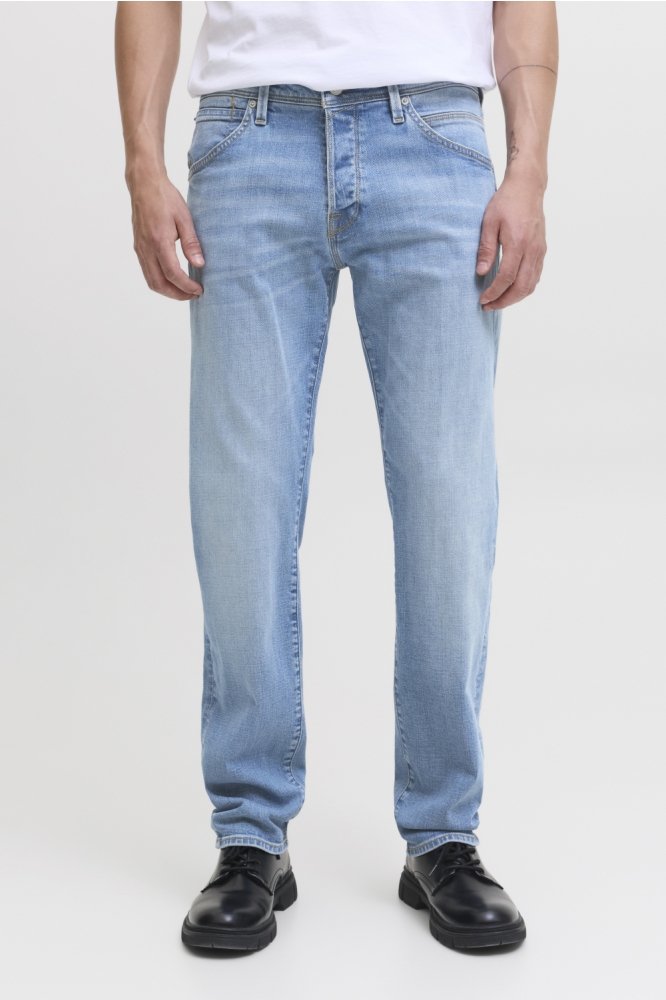 Jack & Jones blauwe heren jeans | Model vooraanzicht