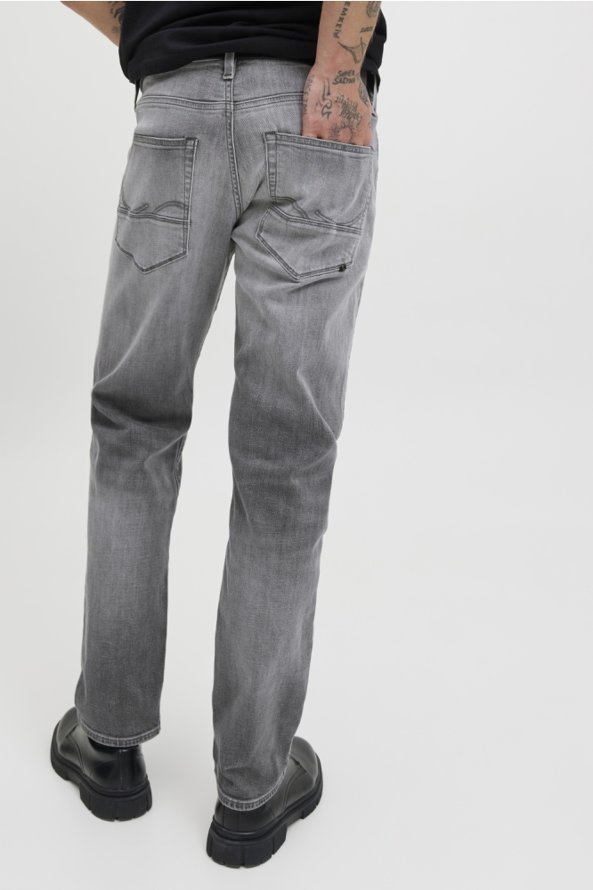 Jack & Jones zwarte heren jeans | Model achteraanzicht
