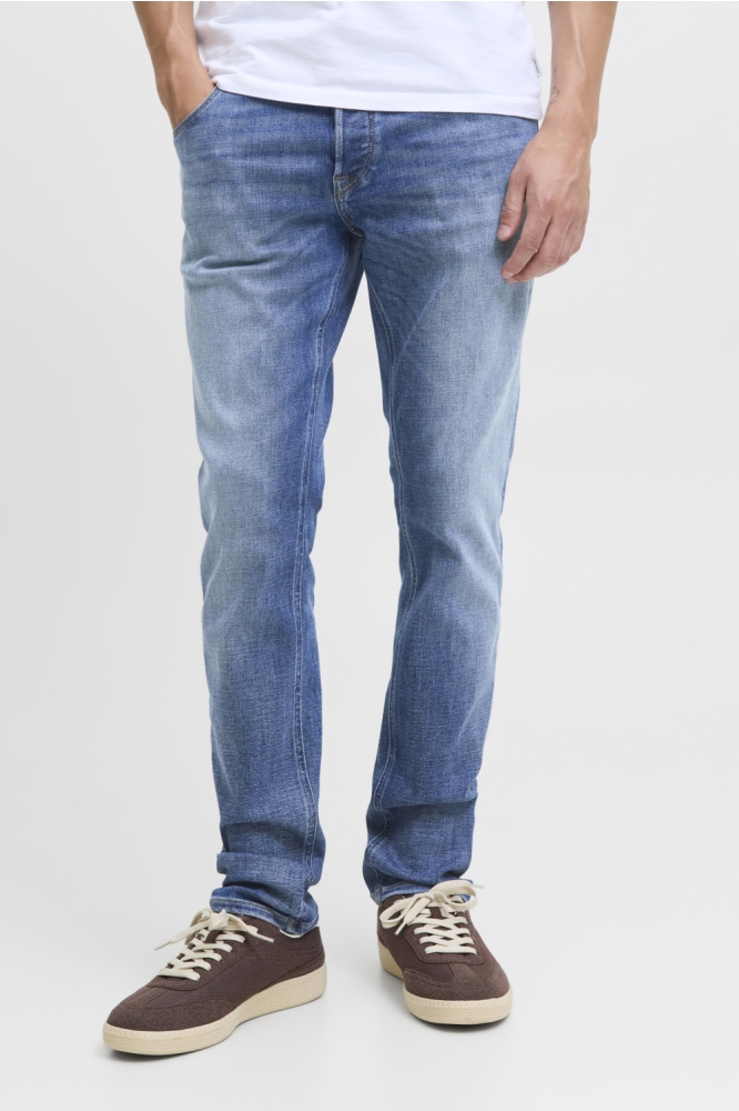 Jack & Jones blauwe heren jeans | Model vooraanzicht