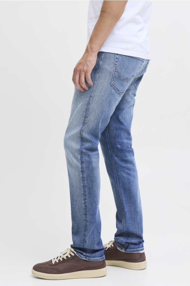 Jack & Jones blauwe heren jeans | Model zijaanzicht