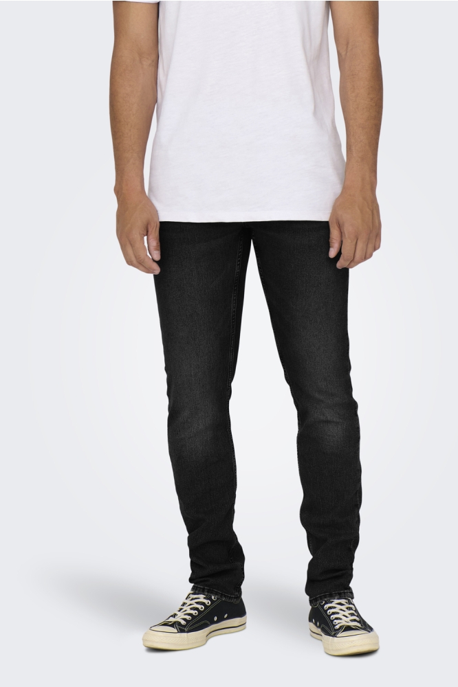 Only & Sons zwarte heren jeans | Model vooraanzicht