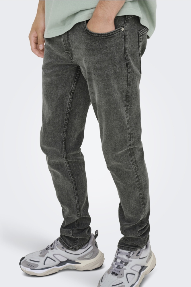 Only & Sons grijze heren jeans | Model zijaanzicht