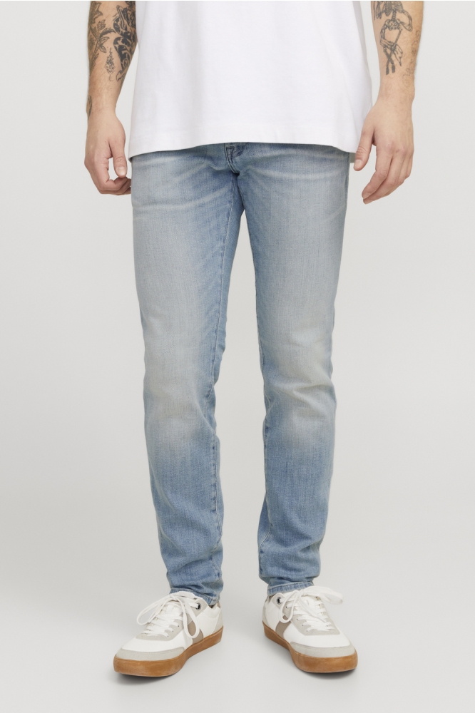 Jack & Jones blauwe heren jeans | Model vooraanzicht