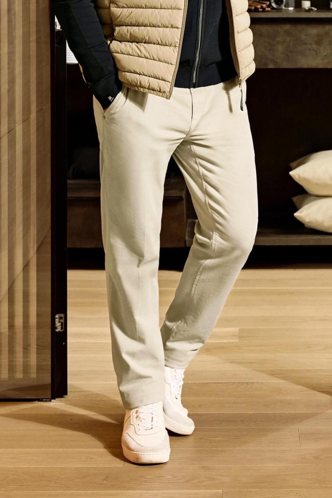 Vanguard beige heren broek | Sfeerbeeld, In situatie