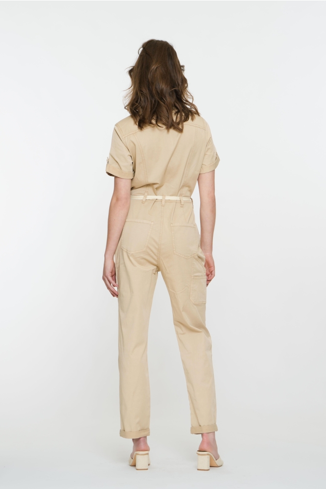 Geisha beige dames jumpsuit | Model achteraanzicht