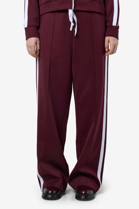 Noisy may bordeaux dames broek | Model vooraanzicht