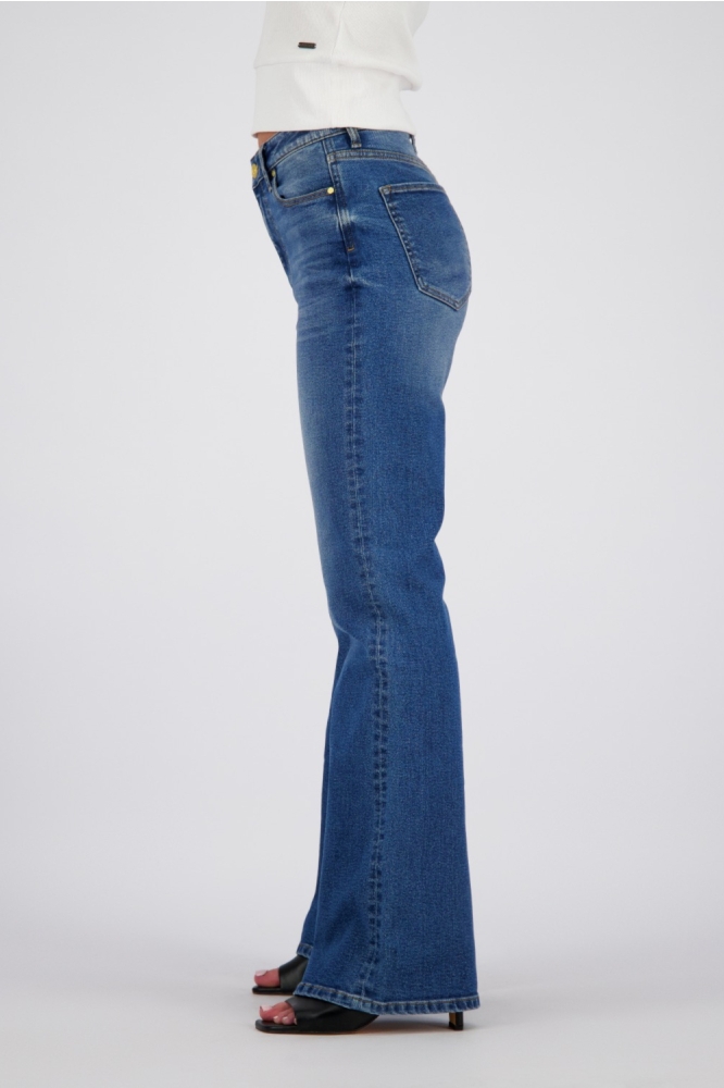 Raizzed blauwe dames jeans | Model zijaanzicht
