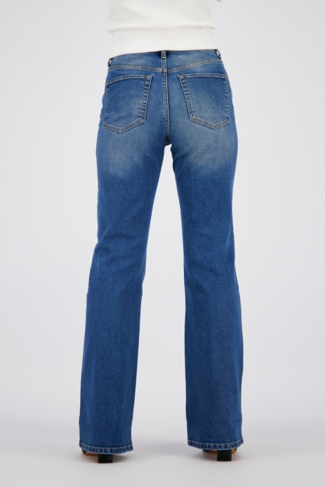Raizzed blauwe dames jeans | Model achteraanzicht