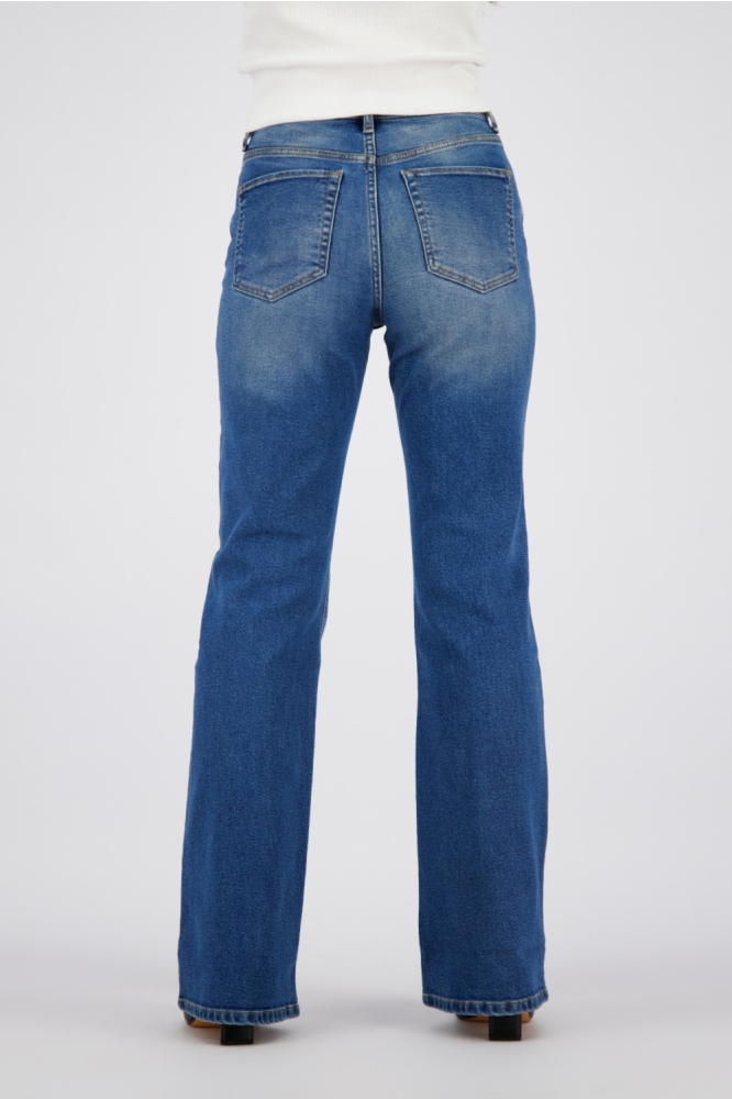 Raizzed blauwe dames jeans | Model achteraanzicht