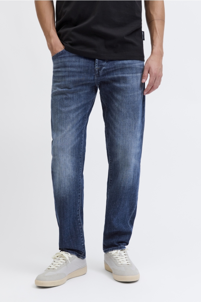 Jack & Jones blauwe heren jeans | Model vooraanzicht